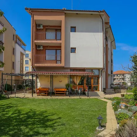 Holiday home Quiet Double In Dafinka Pr Burgas